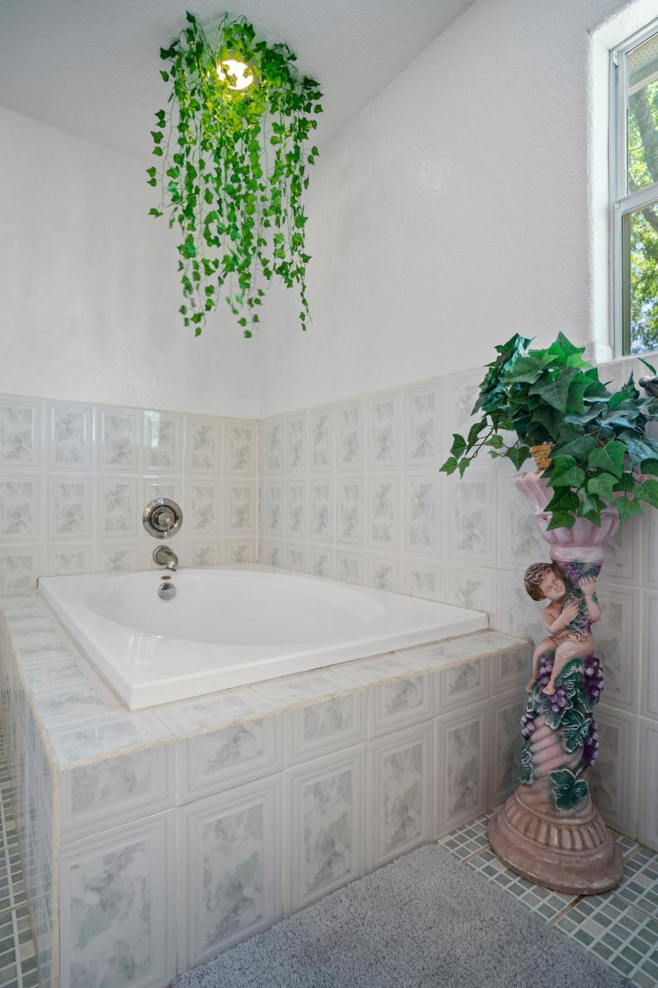 Bamboo Oasis-Relaxing Hot Tub-Family Time Villa San Antonio Ngoại thất bức ảnh